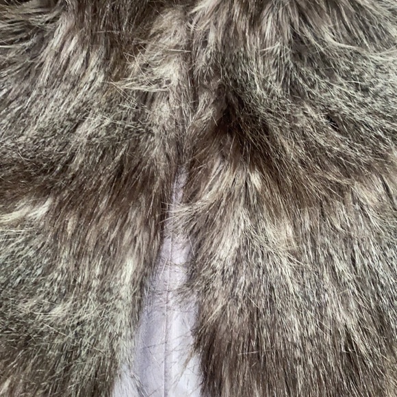 Adrianna Papell sleeveless faux fur Vest Brand new - Picture 9 of 10